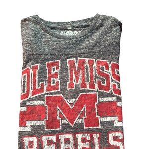 Ole Miss Rebels Gray and Red T-Shirt Medium